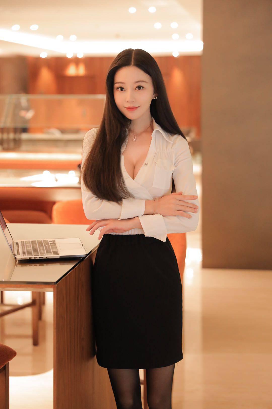 哈尔滨新下海嫩模空姐服务，诚信第一，服务至上